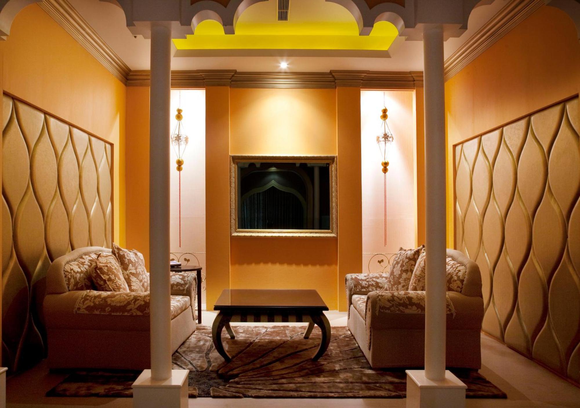 Dubai Motel Yilan Bagian luar foto
