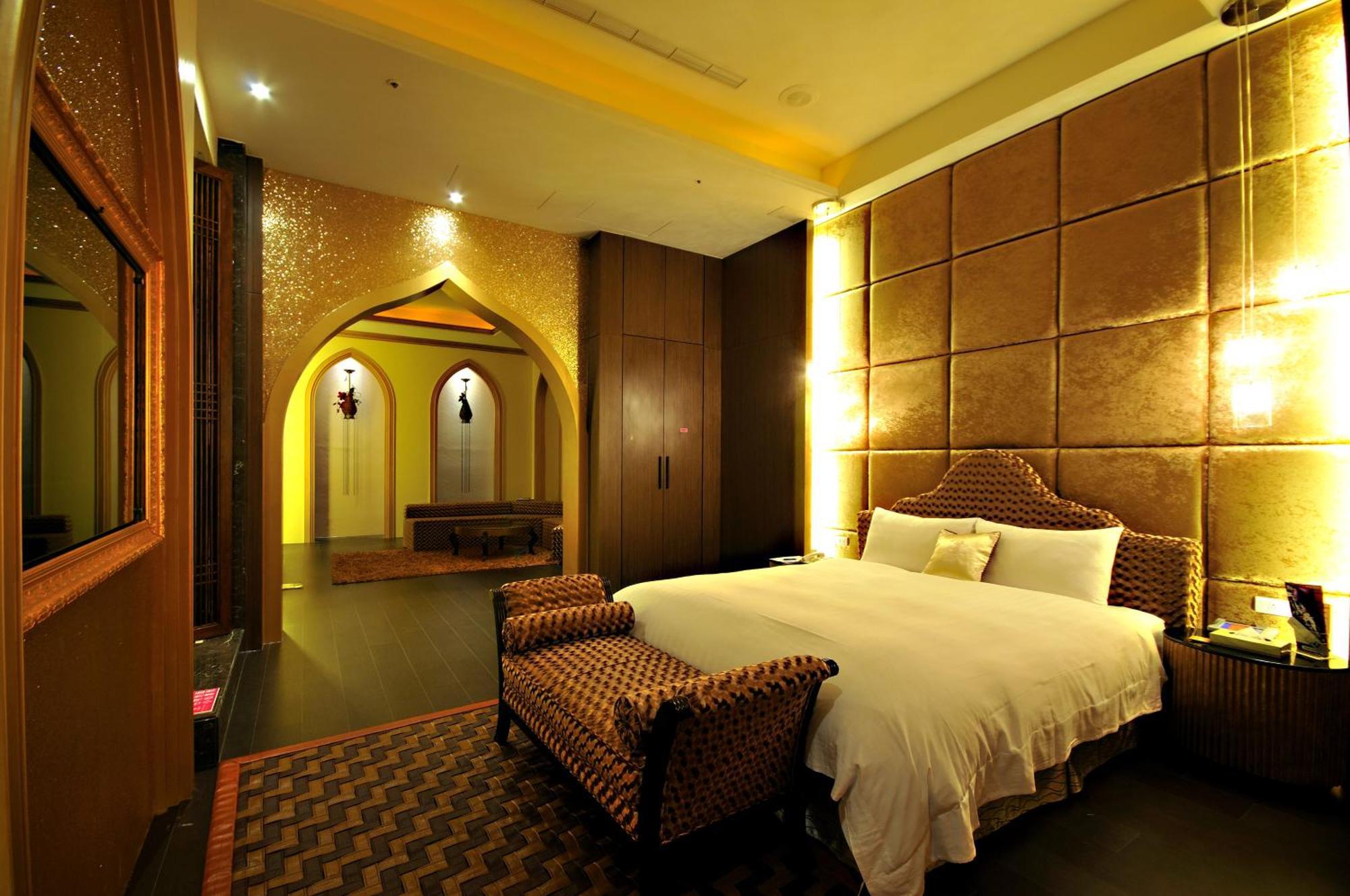 Dubai Motel Yilan Bagian luar foto