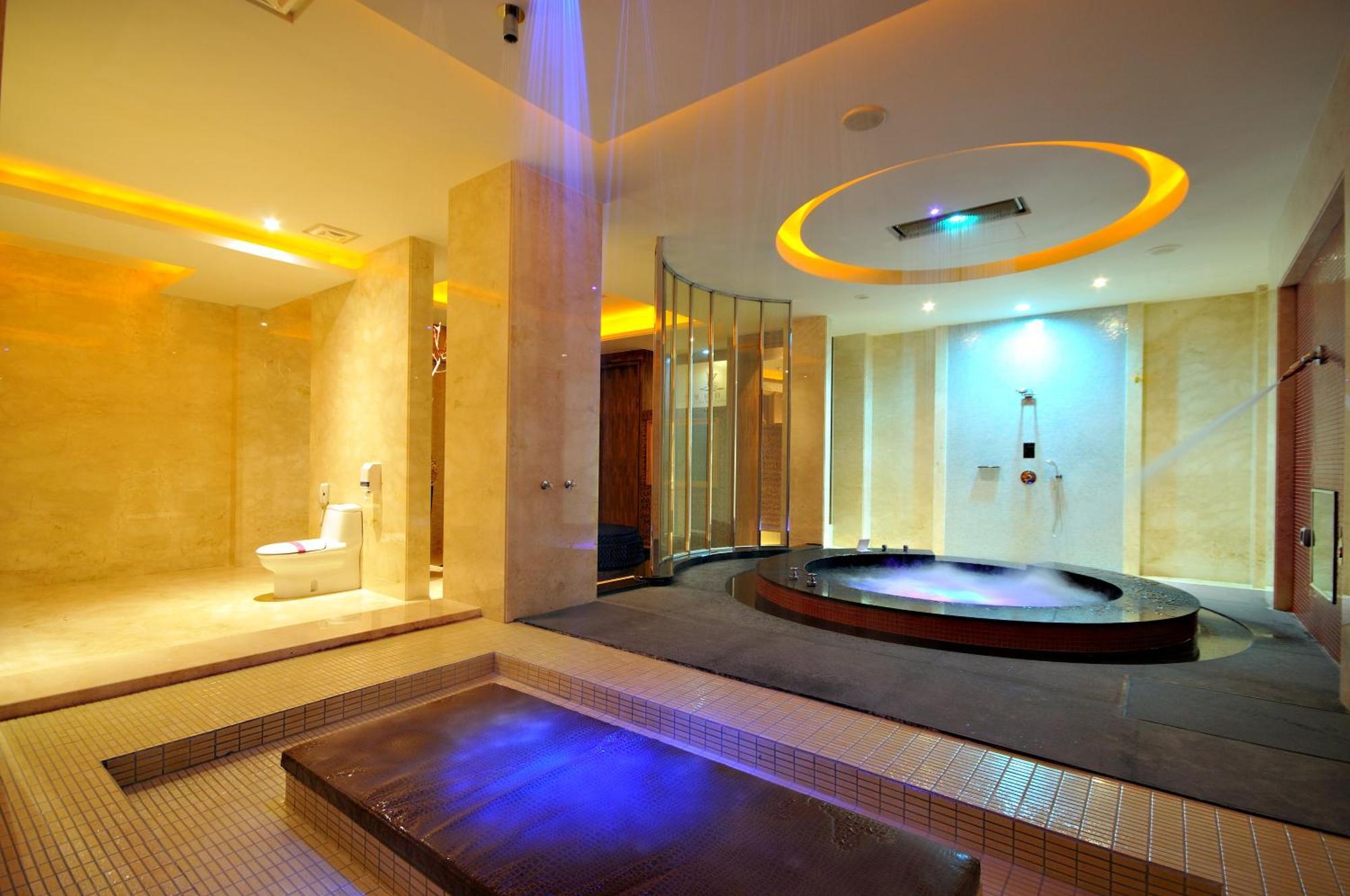 Dubai Motel Yilan Bagian luar foto