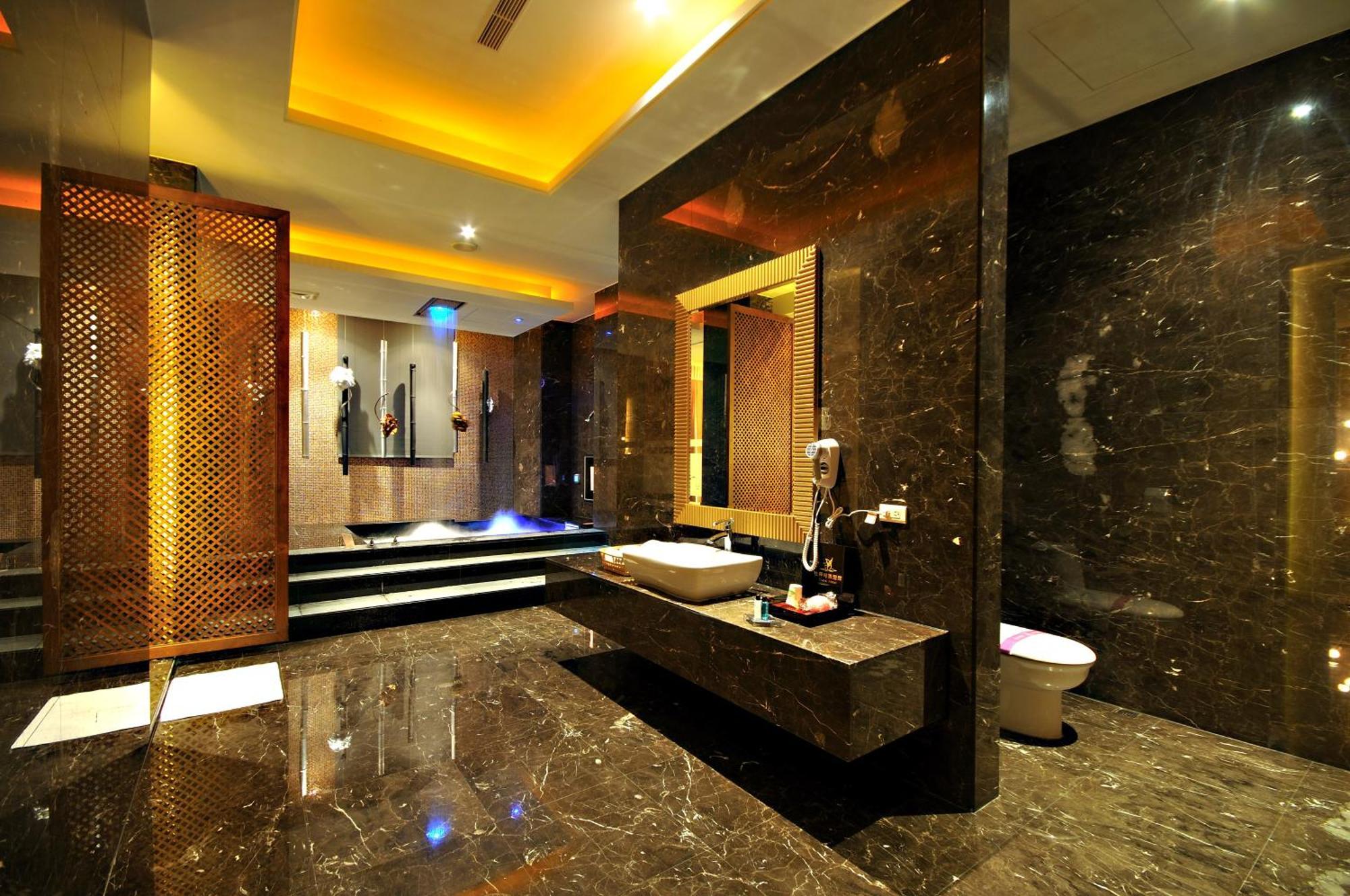 Dubai Motel Yilan Bagian luar foto