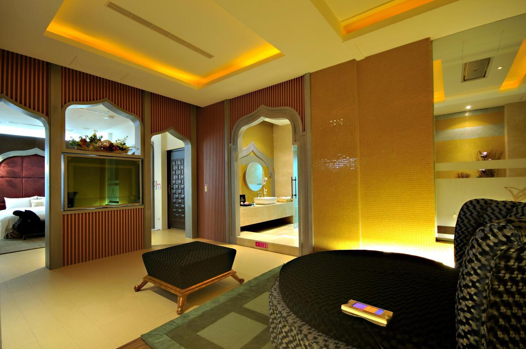 Dubai Motel Yilan Bagian luar foto