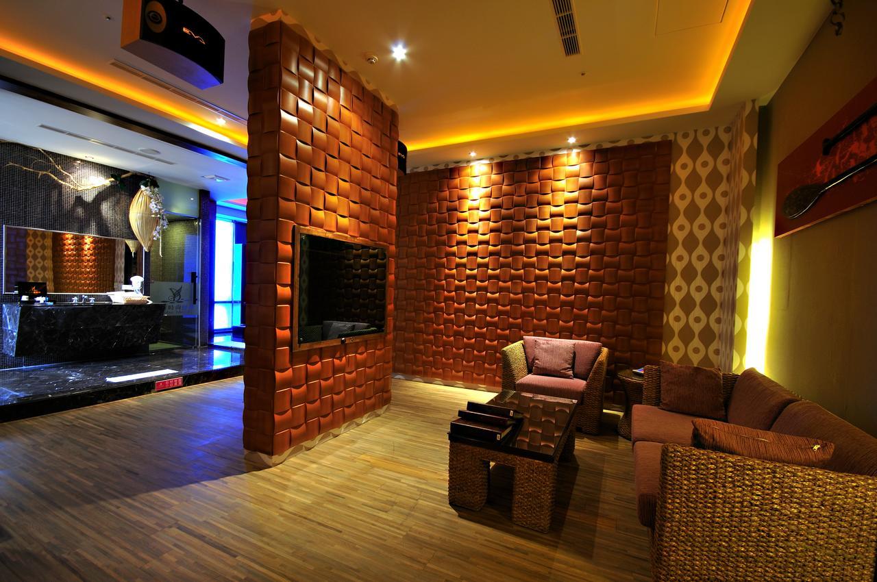 Dubai Motel Yilan Bagian luar foto