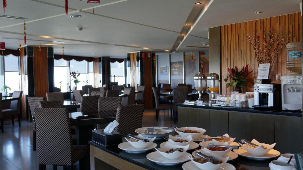 Dubai Motel Yilan Bagian luar foto