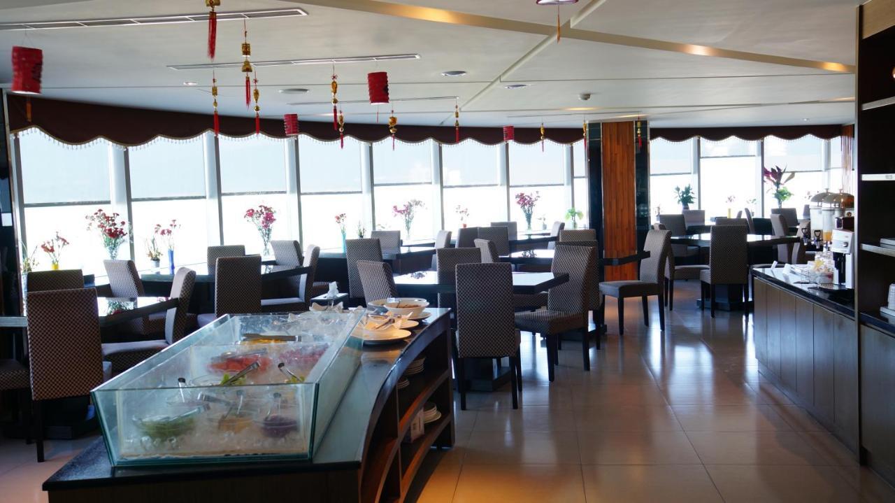 Dubai Motel Yilan Bagian luar foto